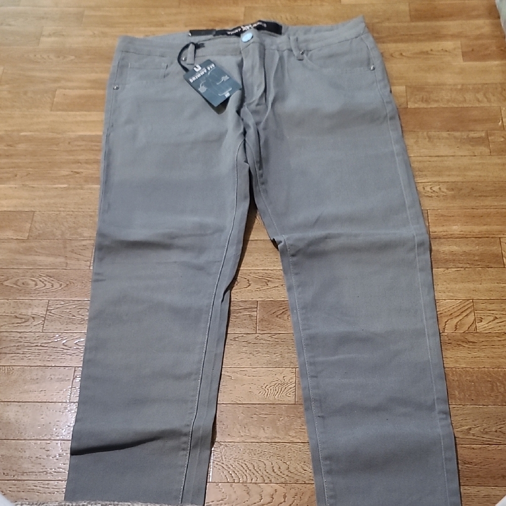 NWT Gray Stretch Jeans (D2)